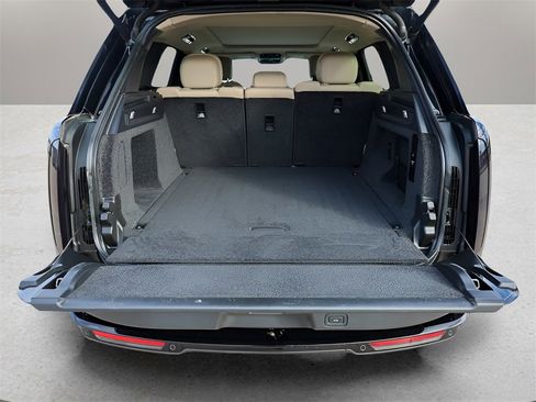 Used 2023 Land Rover Range Rover SE image 24
