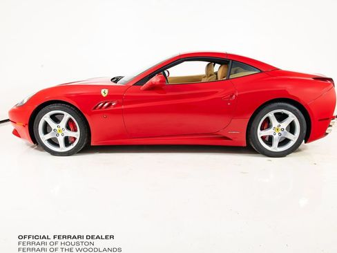 Used 2010 Ferrari California RWD image 31