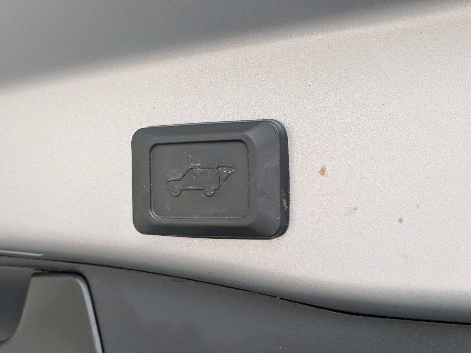 Used 2021 Toyota RAV4 Limited AWD/4WD image 9