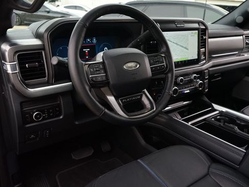 Used 2025 Ford F350 Platinum AWD/4WD image 2