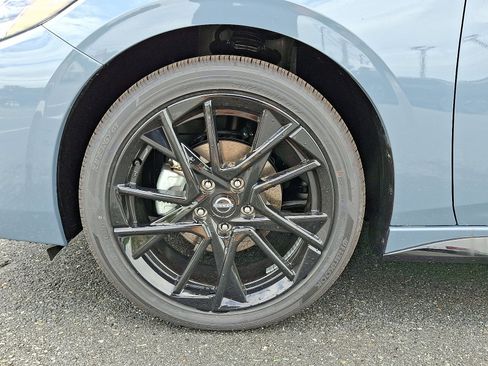 New 2025 Nissan Sentra SR w/ Midnight Edition image 4