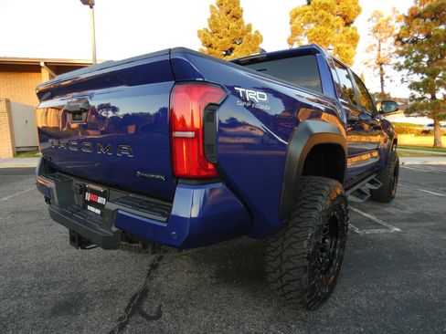 Used 2025 Toyota Tacoma TRD Off-Road w/ TRD Off Road Upgrade Package image 8