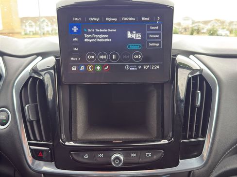 Used 2023 Chevrolet Traverse LT image 28