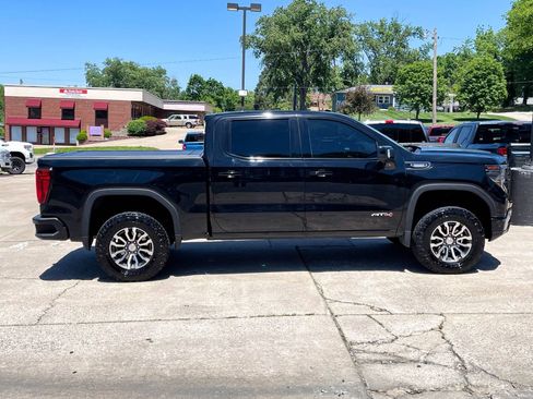 Used 2023 GMC Sierra 1500 AT4 w/ Technology Package AWD/4WD image 4