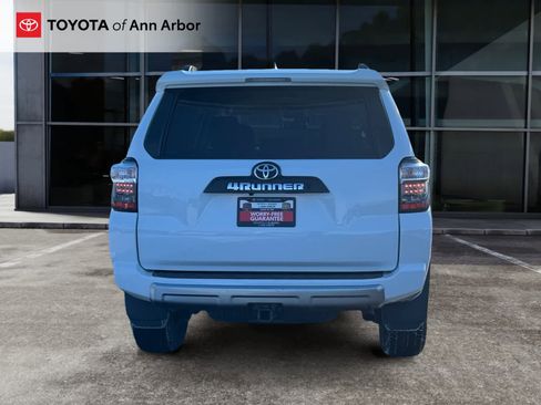 Used 2023 Toyota 4Runner TRD Off-Road image 9