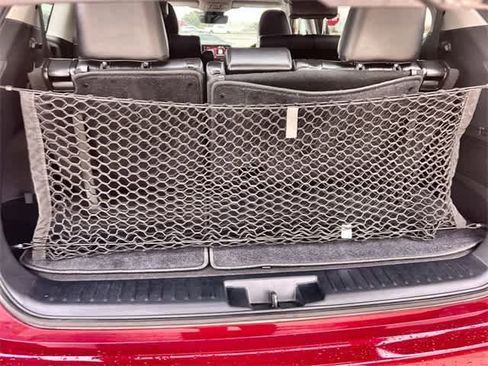 Used 2021 Toyota Highlander XLE image 20