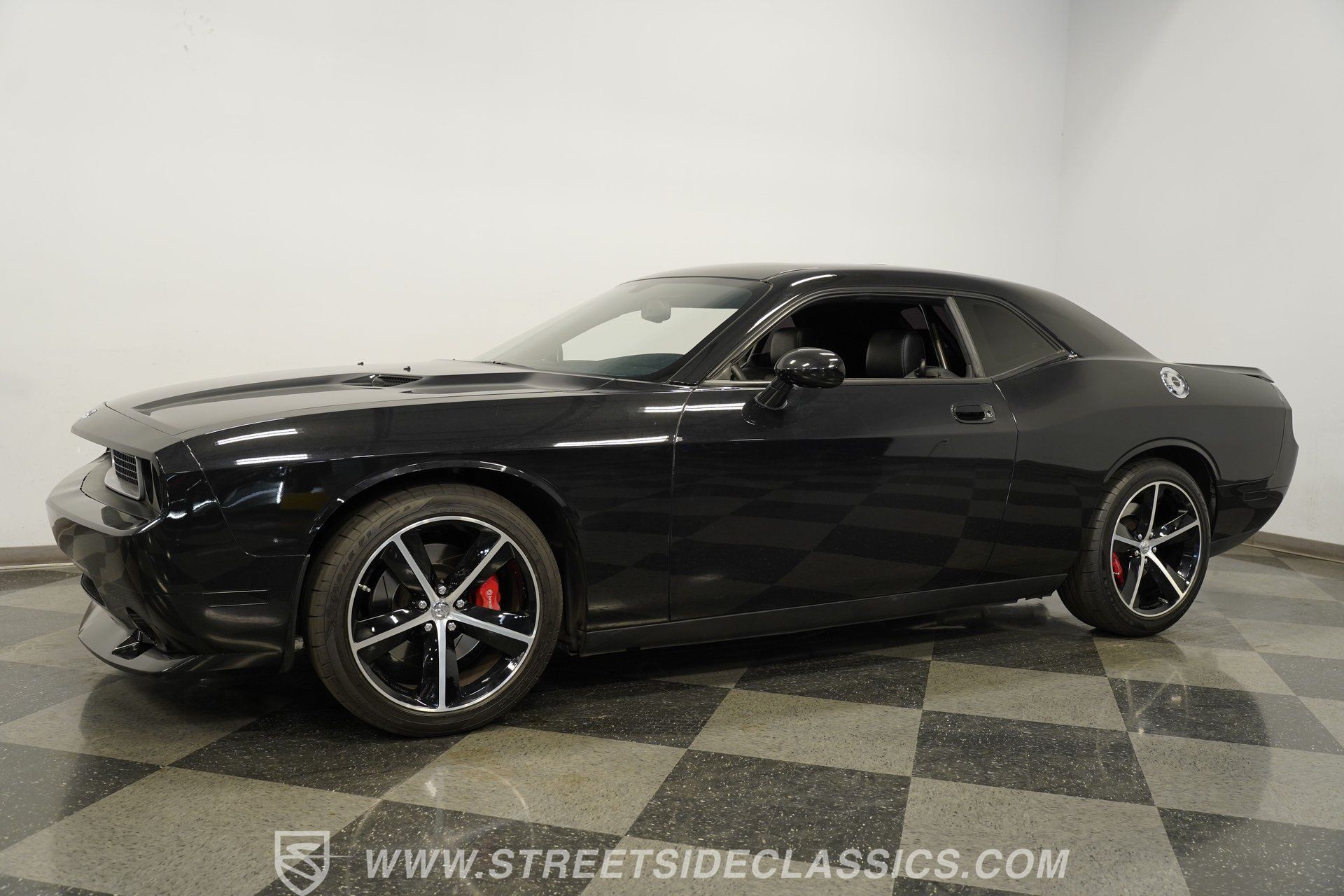 Used 2010 Dodge Challenger SRT8 w/ SRT Option Group II RWD image 6