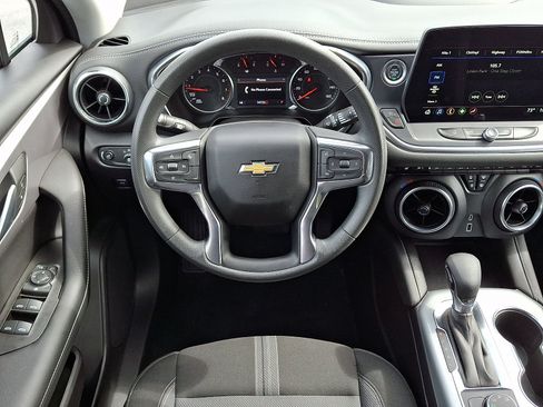 Used 2024 Chevrolet Blazer LT AWD/4WD image 11