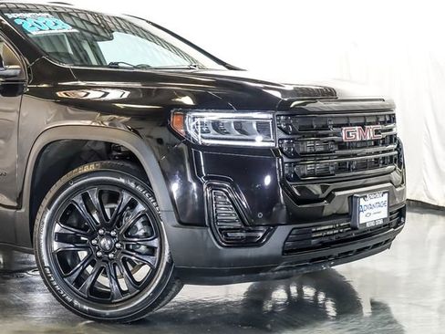 Certified 2023 GMC Acadia SLE w/ Driver Convenience Package AWD/4WD image 3