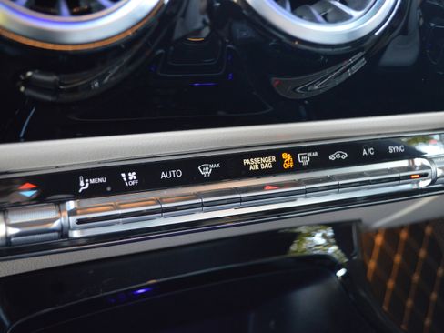 Used 2023 Mercedes-Benz CLA 250 image 24