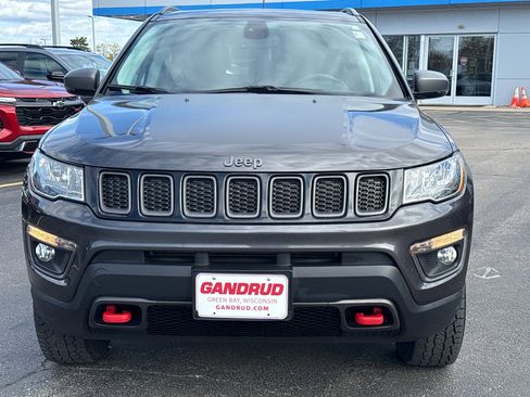 Used 2019 Jeep Compass Trailhawk w/ Leather Interior Group AWD/4WD image 3