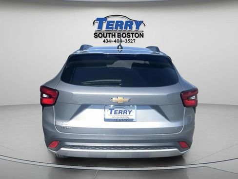 Used 2024 Chevrolet Trax LT image 4