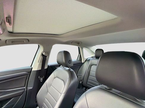 Used 2024 Volkswagen Jetta SE image 25