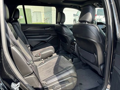 Used 2023 Jeep Grand Cherokee L Laredo AWD/4WD image 14