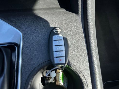 Used 2025 Nissan Altima 2.5 SV FWD image 21