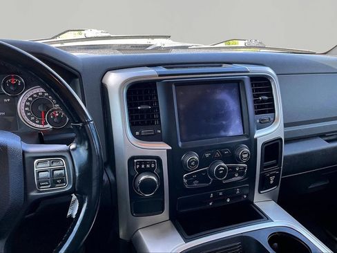 Used 2020 RAM 1500 Classic SLT w/ Luxury Group RWD image 6