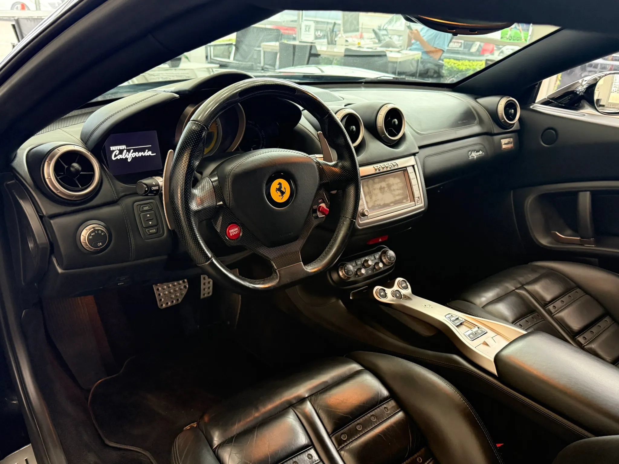 Used 2010 Ferrari California RWD image 9