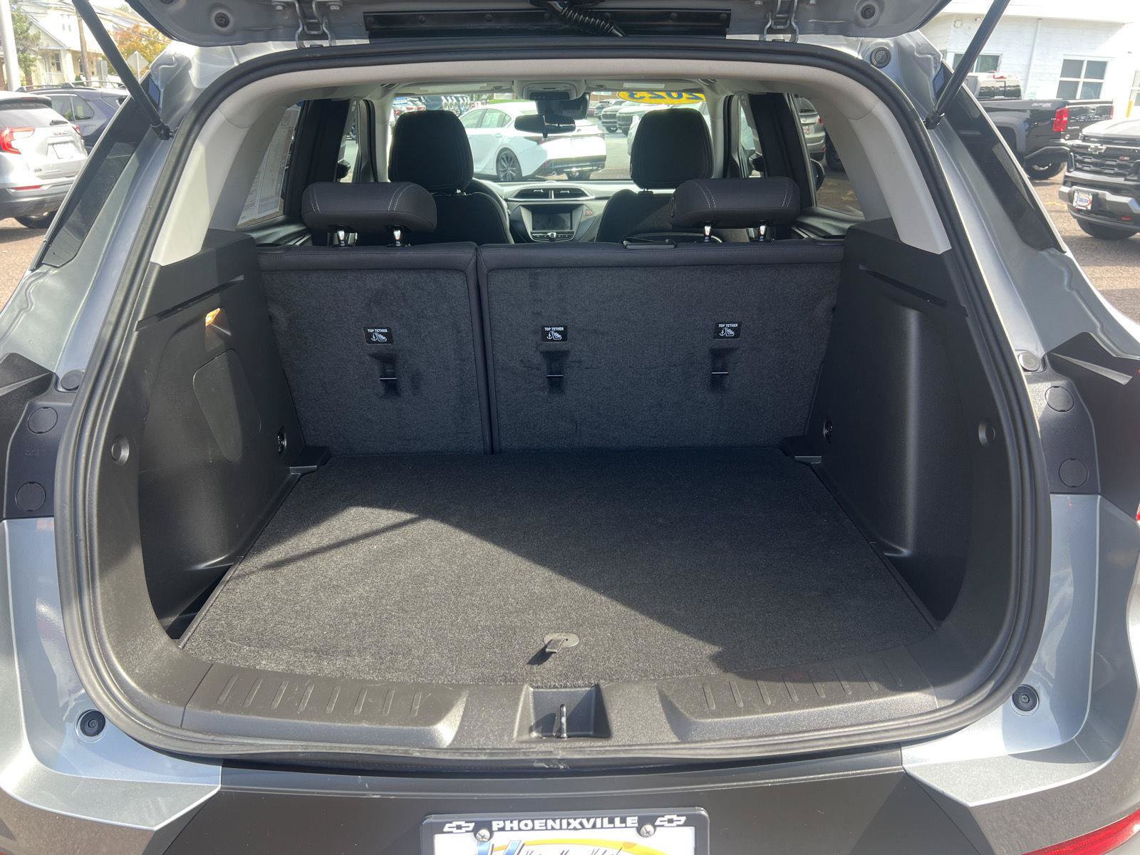 Used 2023 Chevrolet TrailBlazer LT FWD image 13