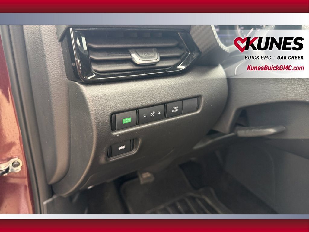 Used 2024 Nissan Sentra SV FWD image 19