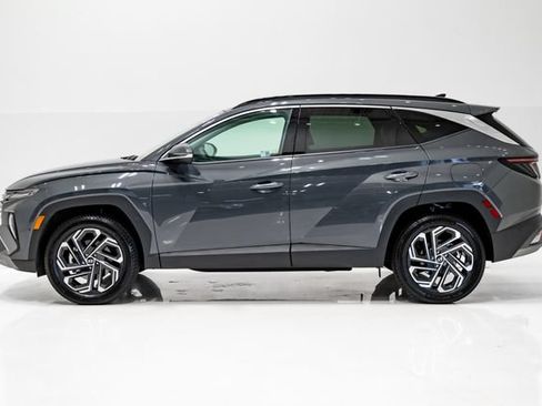 Used 2025 Hyundai Tucson Limited AWD/4WD image 32
