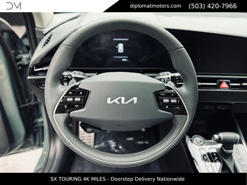 Used 2023 Kia Niro SX Touring FWD image 29