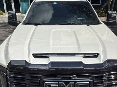 Used 2024 GMC Sierra 3500 Denali Ultimate image 9