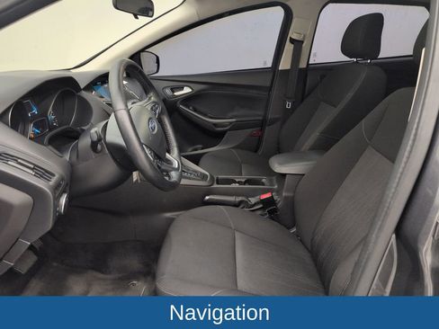 Used 2018 Ford Focus SEL w/ Cold Weather Package FWD image 4