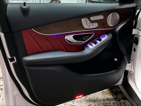 Used 2021 Mercedes-Benz GLC 300 4MATIC image 22