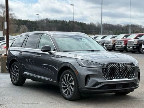 Used 2025 Lincoln Aviator AWD image 37