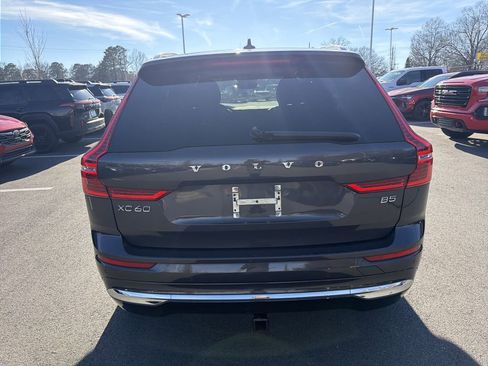 Used 2023 Volvo XC60 B5 Plus FWD image 4