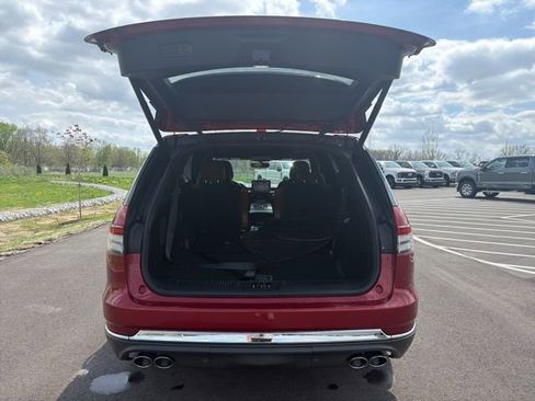 Used 2020 Lincoln Aviator Reserve w/ Equipment Group 202A image 10