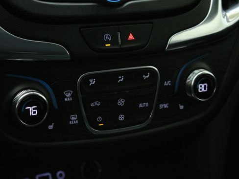 Used 2022 Chevrolet Equinox LT image 17