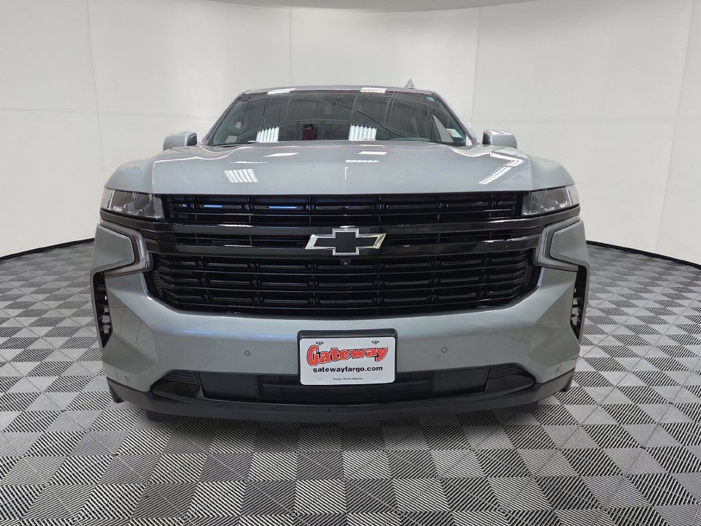 Used 2024 Chevrolet Suburban RST w/ Luxury Package AWD/4WD image 5