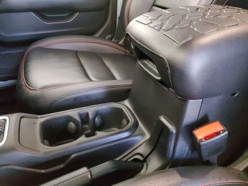 Used 2024 Jeep Wrangler Unlimited Rubicon AWD/4WD image 23