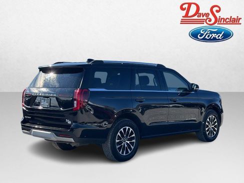 Used 2025 Ford Expedition Platinum image 7