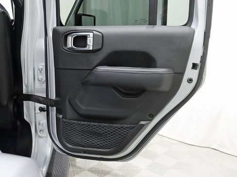 Used 2022 Jeep Wrangler Unlimited Sahara w/ Cold Weather Group image 35