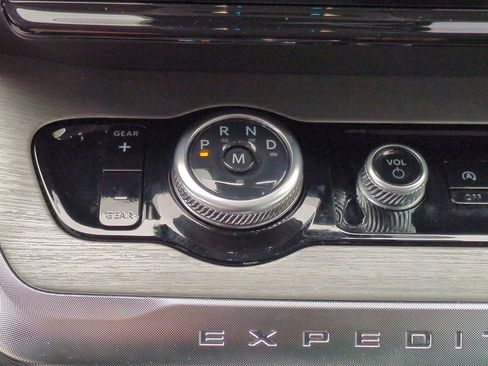 Used 2025 Ford Expedition Max Platinum AWD/4WD image 20