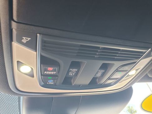 Used 2025 Acura RDX SH-AWD image 33