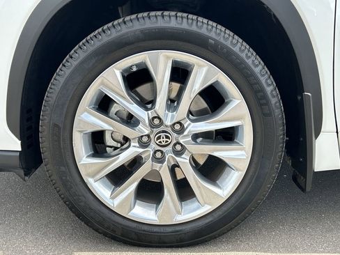 Used 2023 Toyota Highlander Limited image 34