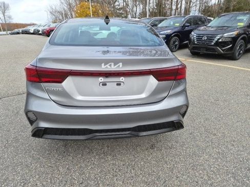 Used 2024 Kia Forte LXS w/ LXS Technology Package image 7