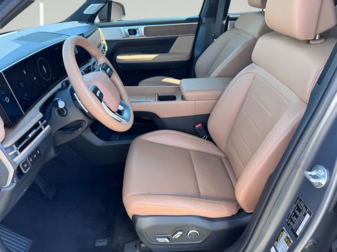 Used 2025 Hyundai Santa Fe Limited AWD/4WD image 10