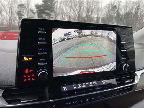 Certified 2023 Toyota Sienna XLE image 30