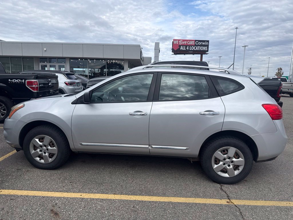 Used 2015 Nissan Rogue S w/ Convenience Package AWD/4WD image 4