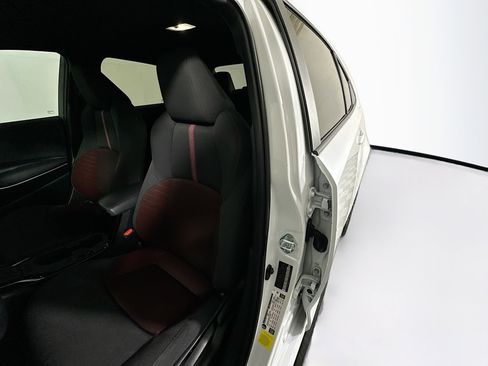 Used 2025 Toyota Corolla SE image 12