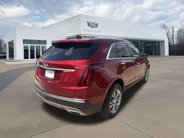 Used 2021 Cadillac XT5 Premium Luxury FWD image 3