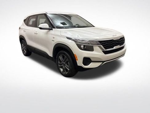 Certified 2023 Kia Seltos LX AWD/4WD image 3