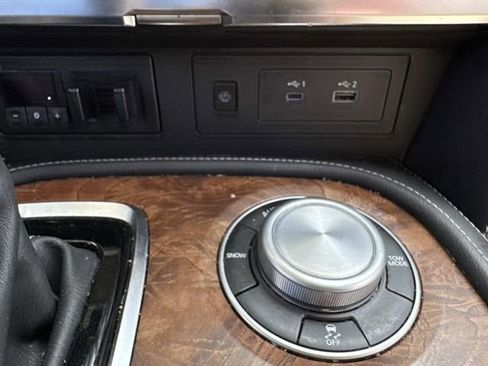 Used 2024 Nissan Armada SL w/ Cargo Package AWD/4WD image 25