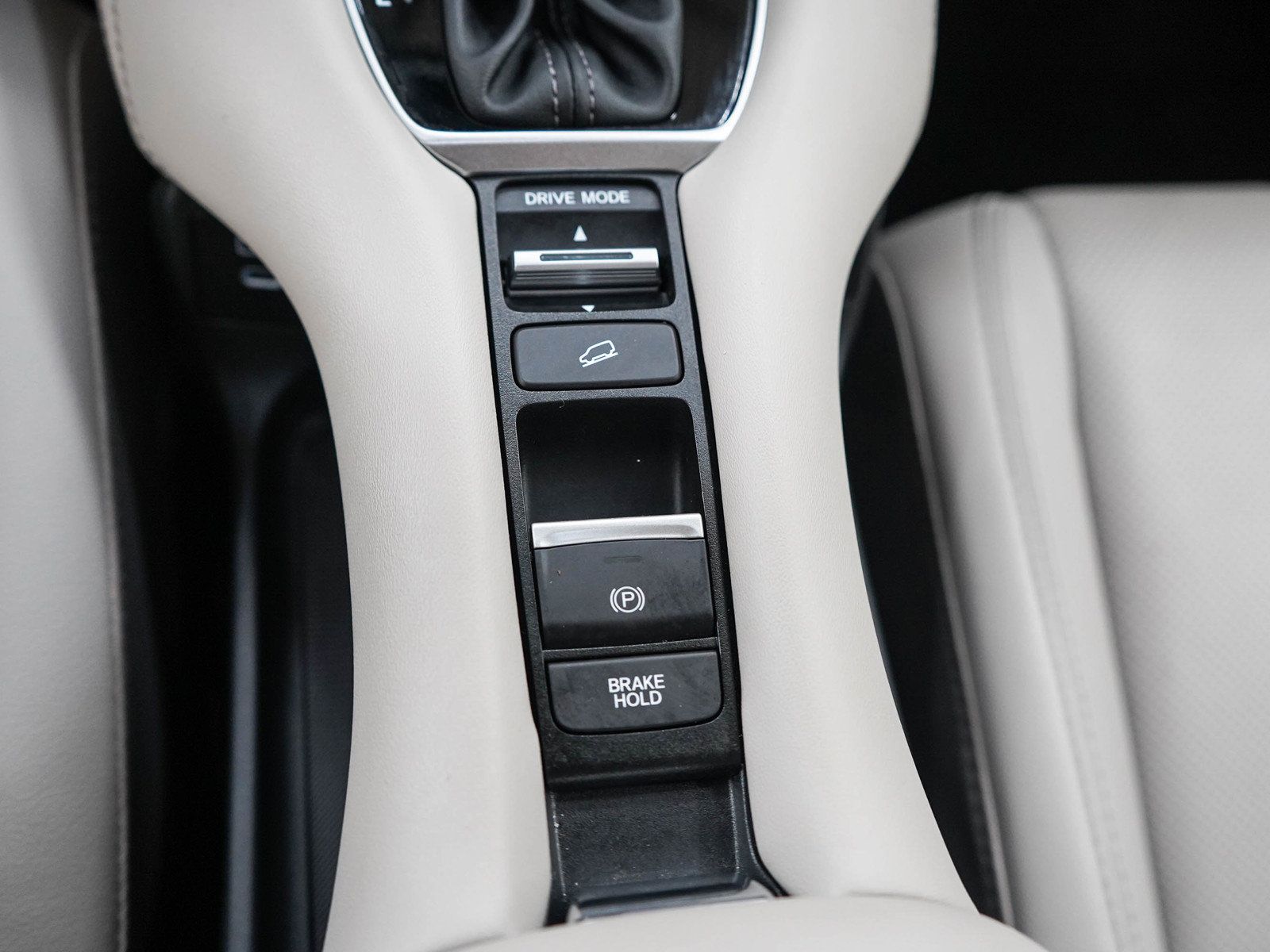Used 2025 Honda HR-V EX-L image 24