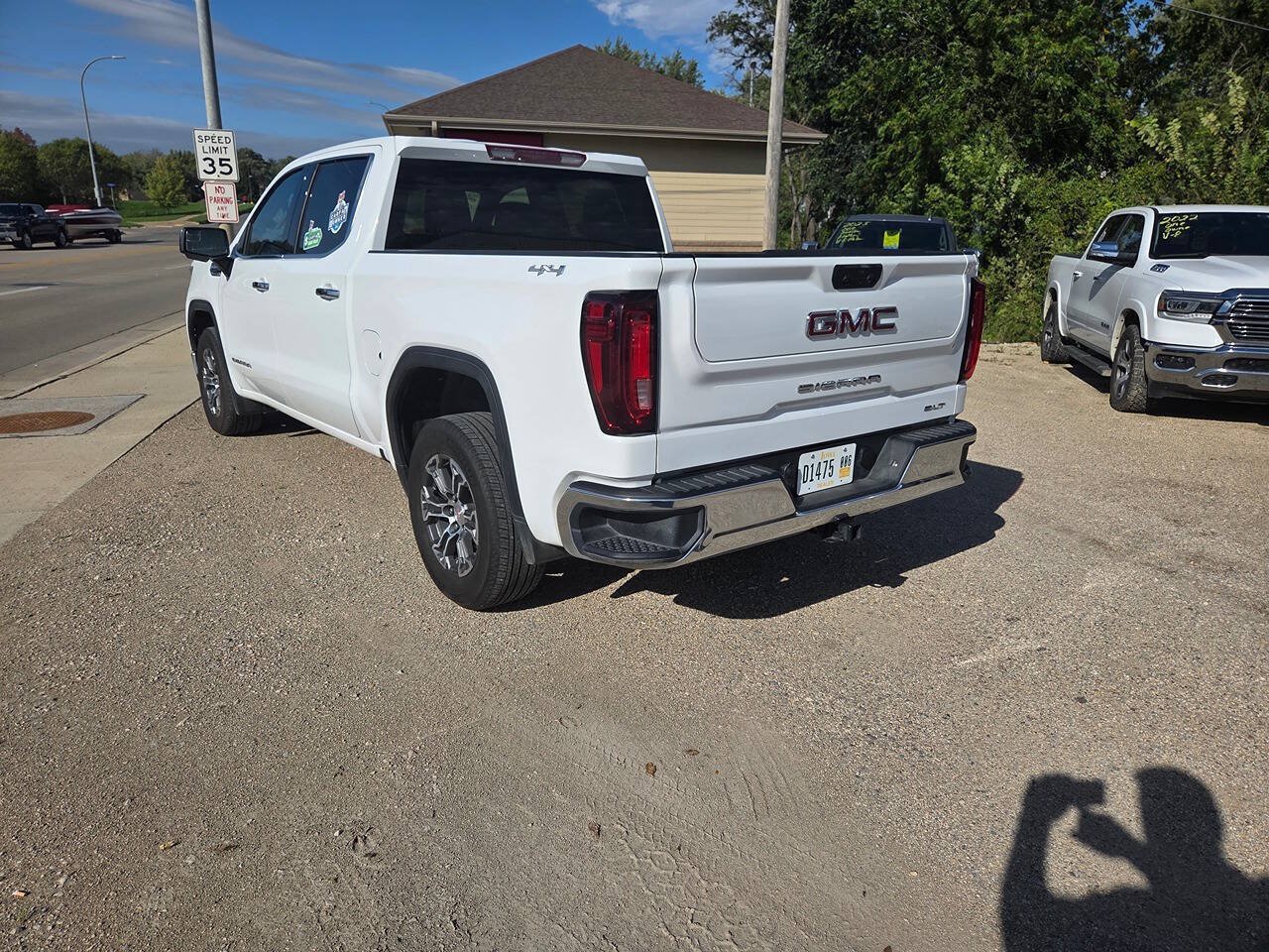 Used 2026 GMC Sierra 1500 SLT AWD/4WD image 3