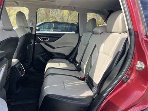 Used 2020 Subaru Forester Limited image 17